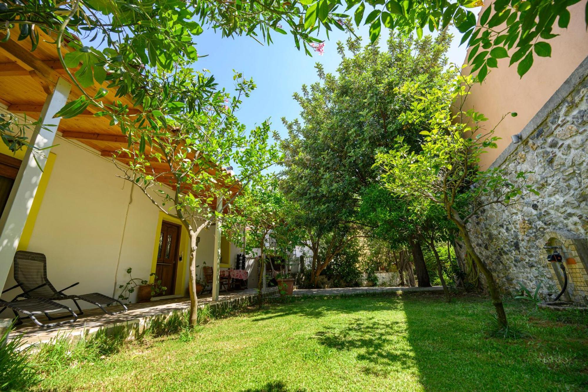 Small Villa Gerani Agios Vlasios  Esterno foto